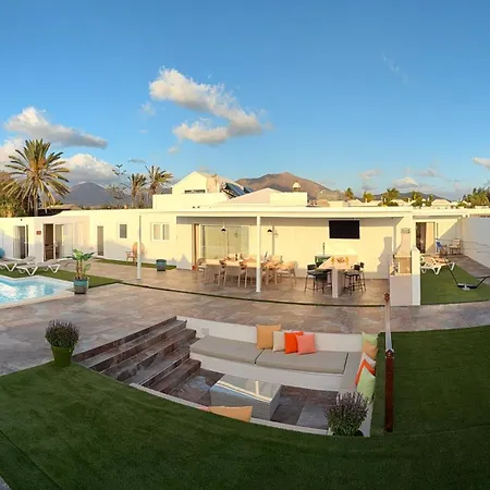 The * Playa Blanca (Lanzarote)